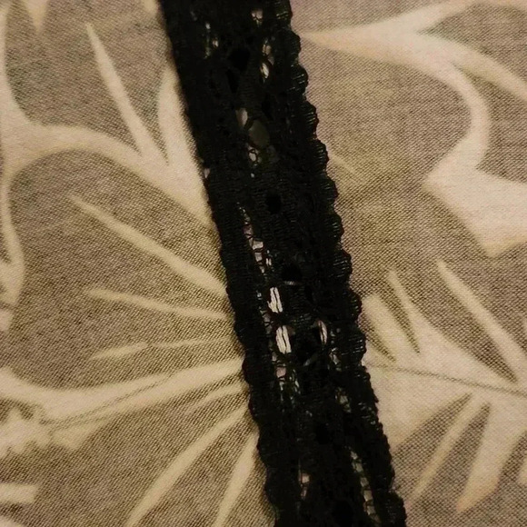 BILL BLASS FLORAL FLARE  SKIRT - Picture 6 of 8